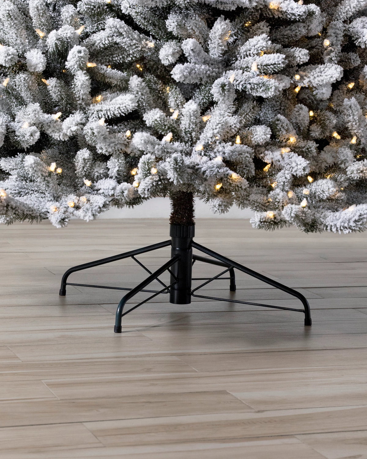 Árvore de Natal Pinheiro Branco de Vermont Nevado — 7