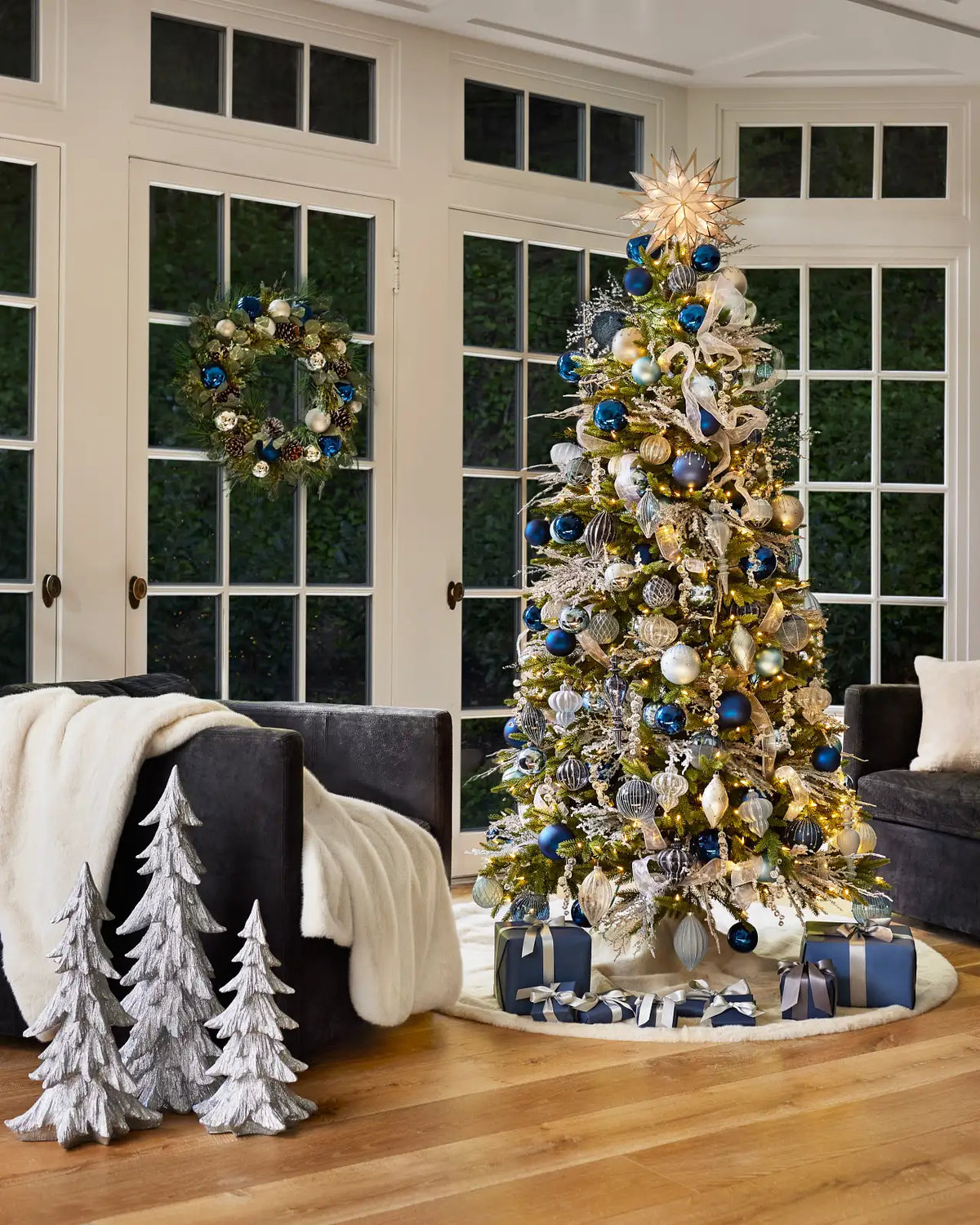 Kit 32 Enfeites para Árvore de Natal Azul, Branco e Prata – Coleção Inverno Elegante — 3