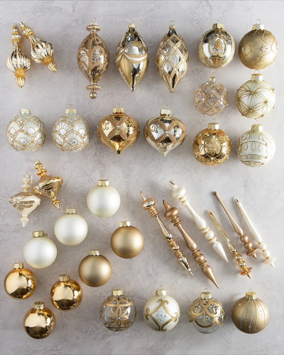 Kit 32 Enfeites para Árvore de Natal Dourado, Champagne e Branco – Bolas e Pendentes Decorativos — 3