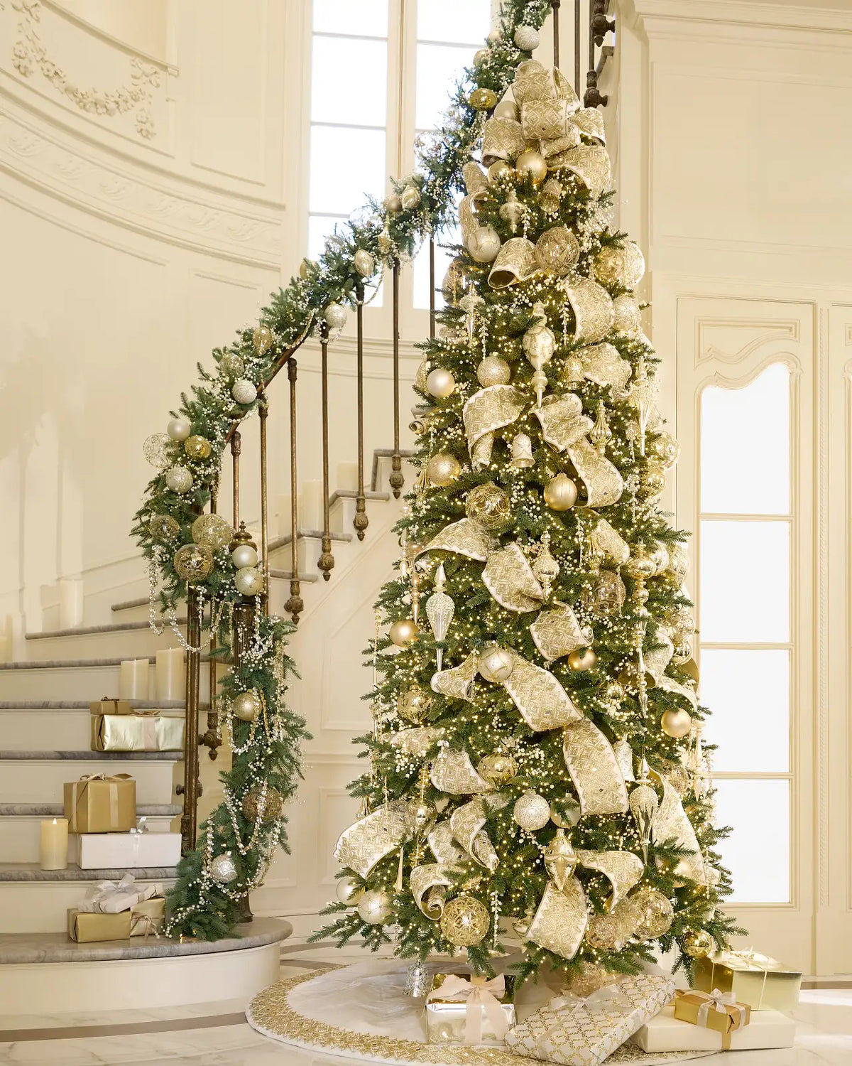 Kit 32 Enfeites para Árvore de Natal Dourado, Champagne e Branco – Bolas e Pendentes Decorativos — 4
